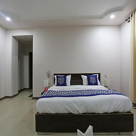 Oyo 4635 Sheetal Hotel Haldwāni Zewnętrze zdjęcie