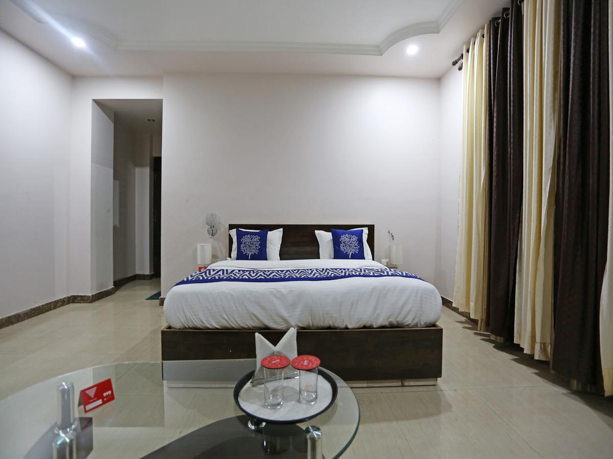 Oyo 4635 Sheetal Hotel Haldwāni Zewnętrze zdjęcie