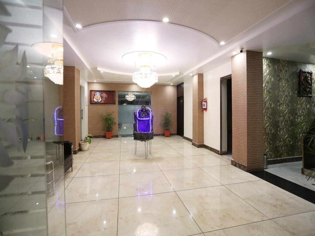Oyo 4635 Sheetal Hotel Haldwāni Zewnętrze zdjęcie