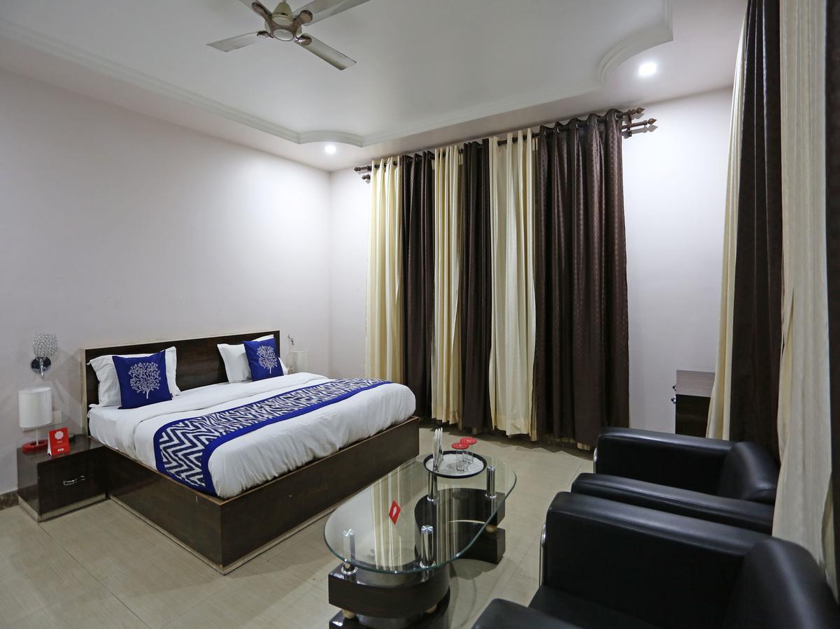Oyo 4635 Sheetal Hotel Haldwāni Zewnętrze zdjęcie