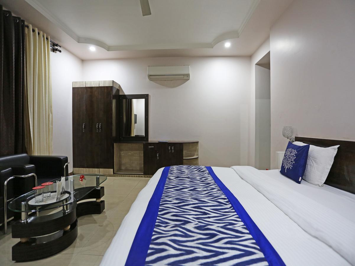 Oyo 4635 Sheetal Hotel Haldwāni Zewnętrze zdjęcie